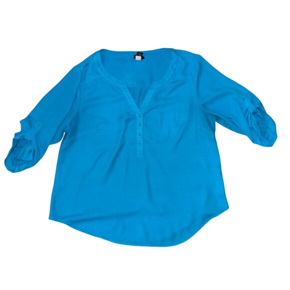 Torrid Womens Blue Button-Up Blouse With Roll Tab Sleeves - Picture 3 of 9